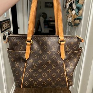 Louis Vuitton shoulder bag